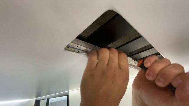 Алюминиевые декоративные перегородки Flexy DEKOR для натяжных потолков смотреть онлайн