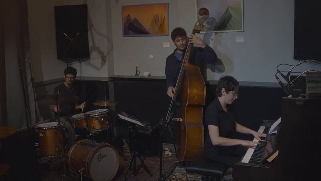 Katia Toobool Trio- No More Blues too смотреть онлайн
