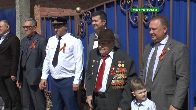 ТОРЖЕСТВЕННЫМ ПАРАДОМ ПОЗДРАВИЛИ ВЕТЕРАНА С ДНЁМ ПОБЕДЫ В ТБИЛИССКОМ РАЙОНЕ смотреть онлайн