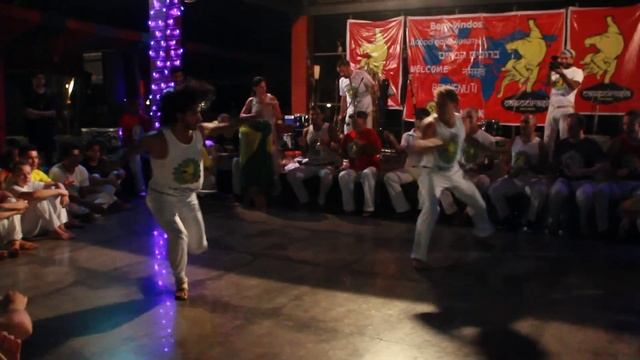 закрытие Capoeira Asia 2014, рода: C.M Tico и Симба смотреть онлайн