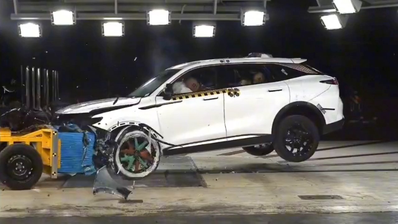 Краш-Тест нового EXEED RX на CarMaps.Ru смотреть онлайн