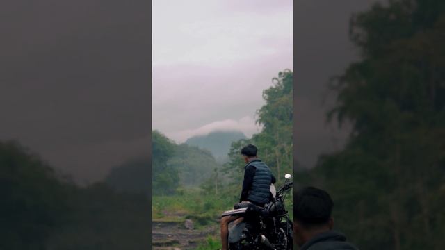 Melamun di Batu, kaki Gunung Bromo! #travel #riding #rider #adv #malang #bromo #adventure #savana смотреть онлайн