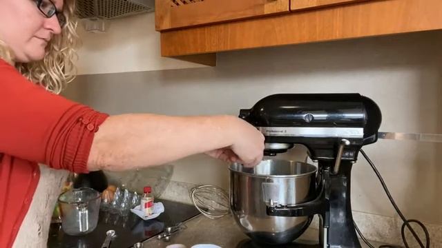 Our Point of View on KitchenAid Professional 7 Quart Bowls смотреть онлайн