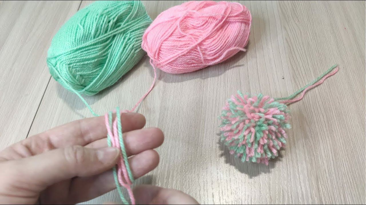 DIY Как сделать пушистый разноцветный помпон за 5 минут смотреть онлайн