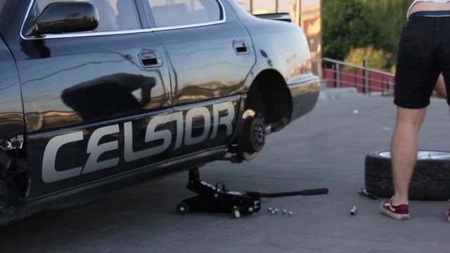 Toyota Celsior Drift And Time Attack! (Review)