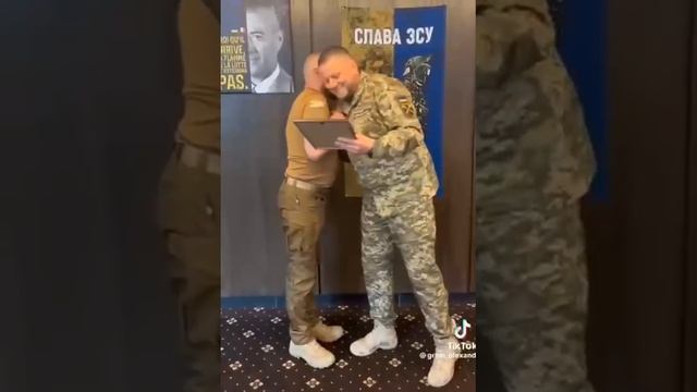 Залужный раздает погоны. Скотт Риттер - Подписаться. (https://t.me/+t6UVeOXmGlQ3NDUy) смотреть онлайн
