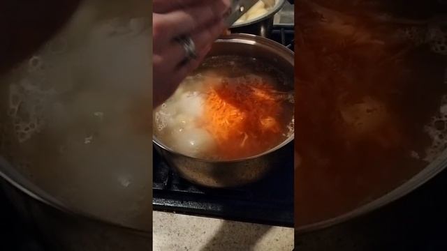 Варим щавельный суп?