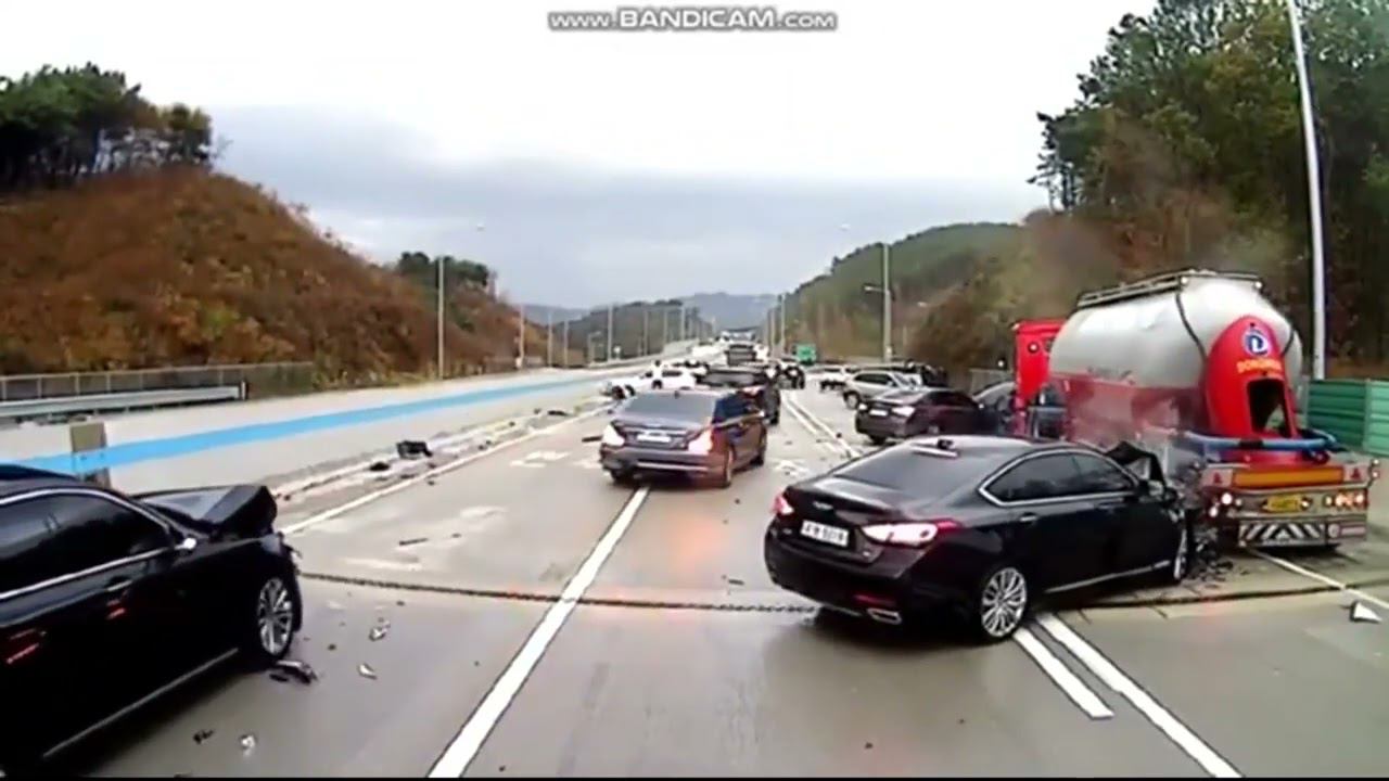 Road. Damned place. смотреть онлайн