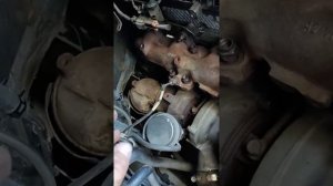 Хундай гранд Старекс, замена прокладки выпускного коллектора.