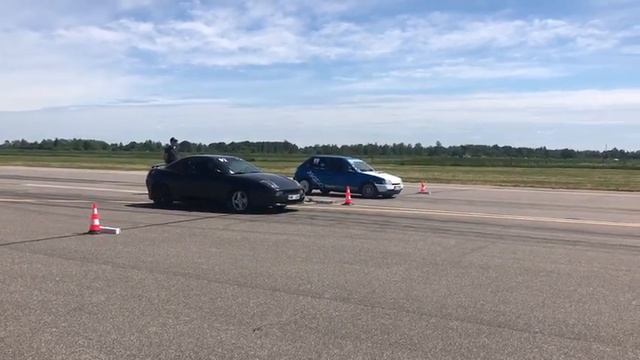 Fiat Coupe 20vt vs Ford Fiesta смотреть онлайн