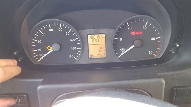 Установка часов Мерседес Спринтер и VW Crafter смотреть онлайн