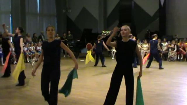 Танцы в кругу Вальс смотреть онлайн