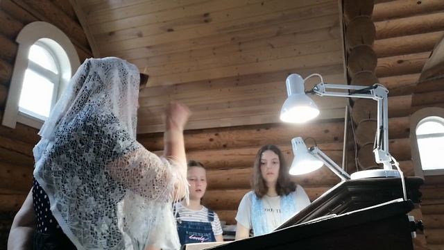 Как добрать тон. Репетиция детского церковного хора. смотреть онлайн