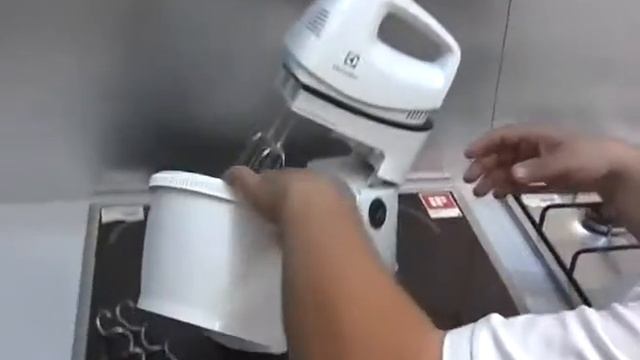 Electrolux ESM1250 tálas mixer Márkabolt смотреть онлайн