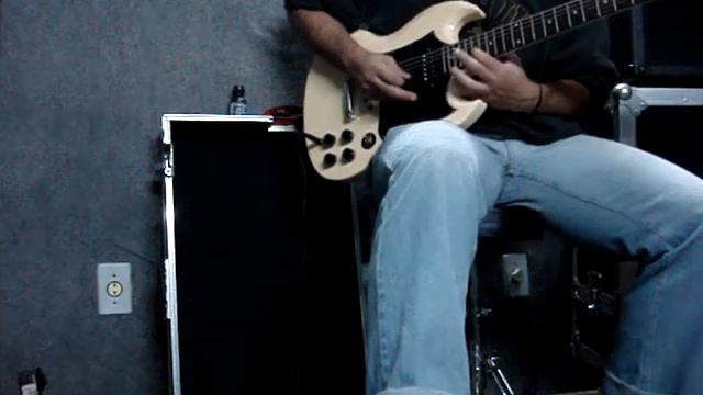 Demo som Guitarra Epiphone SG 310 смотреть онлайн
