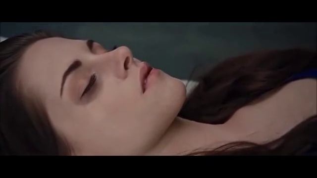 53. Amanecer 1 - Bella despierta como vampiro смотреть онлайн