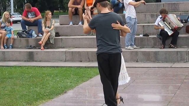 Кременчуг Танго на площади 2 смотреть онлайн