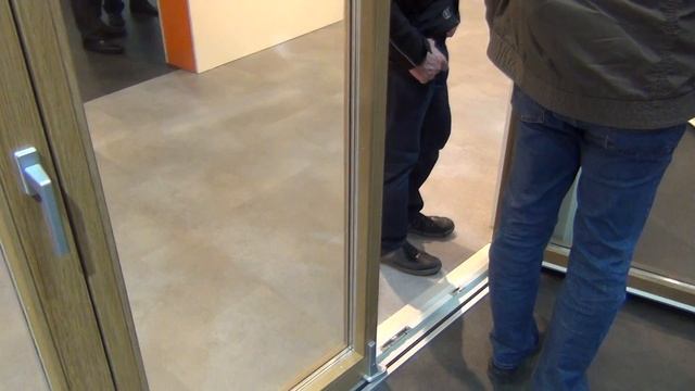 Портал гармошка (дверь гармошкой/FS-Portal)на фурнитуре GU. Нюрнберг 2014. смотреть онлайн