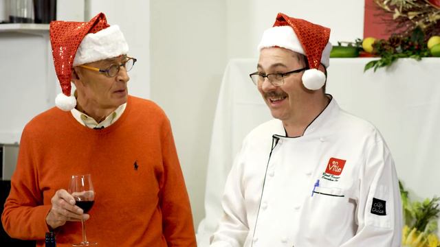 Office Holiday Entertaining смотреть онлайн
