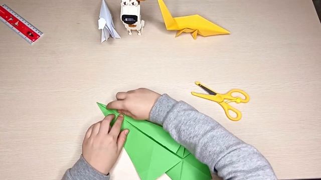 Динозавр из бумаги,Как сделать динозавра из бумаги!Оригами смотреть онлайн
