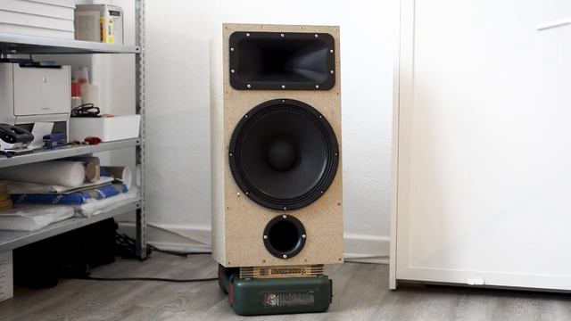 “Speaker 68“, a 2-way active DSP chipboard prototype смотреть онлайн