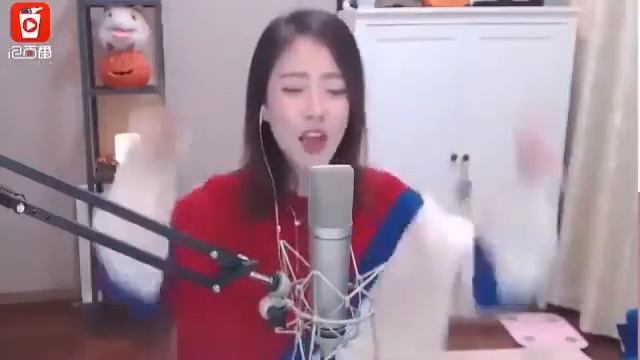 Das kleine Küken piept Японка поет о животных смотреть онлайн