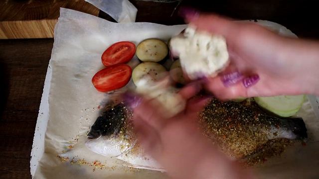 Рыба запеченная с овощами?Дорадо в духовке смотреть онлайн