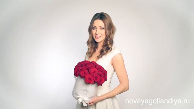 25 красных роз в белой шляпной коробке. Цветы в шляпной коробке. смотреть онлайн