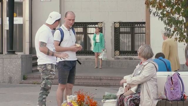 EDWARD BIL ПРАНК! ТРОЕ ГОПНИКОВ ПРОТИВ ОДНОГО! Реакция ЛЮДЕЙ НА ДИКИЕ ВЫХОДКИ смотреть онлайн