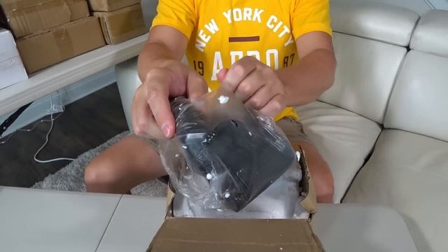 Дорогие находки в дешевых посылках! Распаковка на $700! Открываем потерянные посылки 25 штук по $2 смотреть онлайн