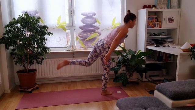 Нежна Йога Хатха флоу - за да се чувстваш добре - Йога с Меги смотреть онлайн