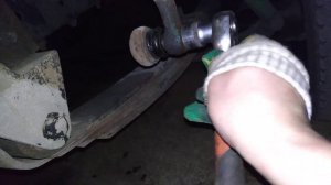 Как снять рулевую тягу наконечник из сошки газель без съемника