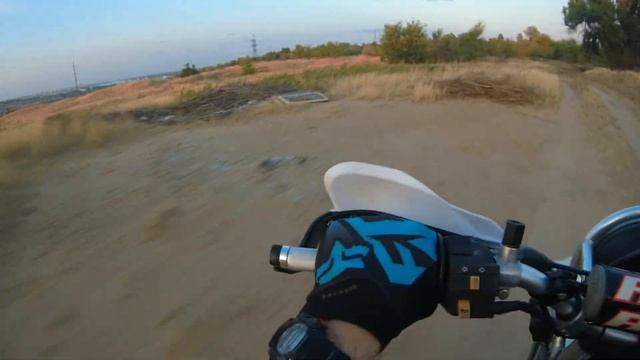 Прогулка на Suzuki Djebel 200 смотреть онлайн
