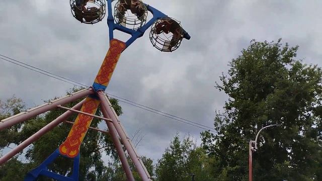 Липецк, Парк Жемчужина, аттракцион "Барс", 28.07.23 смотреть онлайн