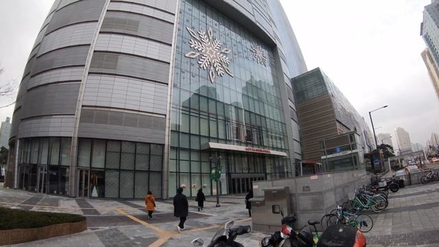 Олимпийский парк, Lotte World Tower и Lotte World Adventure смотреть онлайн