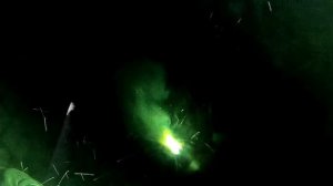 Как нагреть арматуру электродом что бы загнуть.mp4