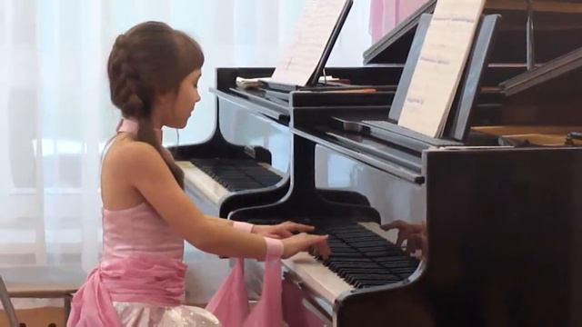 Её высочество исполняет менуэт. смотреть онлайн