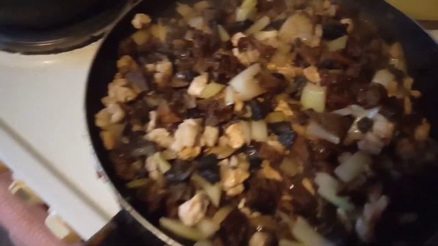 Приготовление грибного супчика.