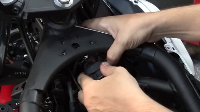 Power Commander V Install: 2015 Yamaha R3 смотреть онлайн