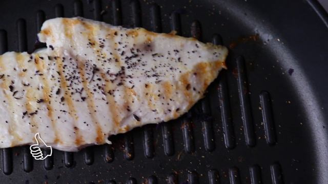 СОЧНАЯ куриная ГРУДКА на сковороде гриль | Стейк из куриного филе без масла смотреть онлайн