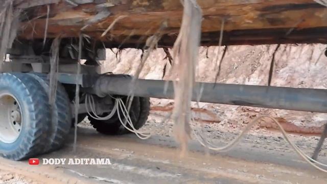 Tanjakan yg paling di takuti sopir truk logging смотреть онлайн