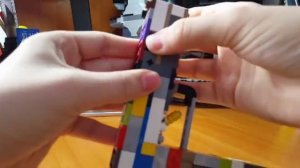 Стреляющий пистолет из LEGO
