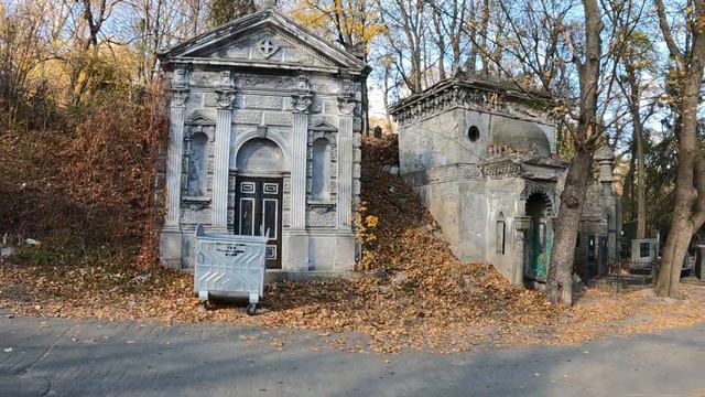 🇺🇦 The Amazingly Beautiful Baikove Cemetery And Crematorium | KYIV