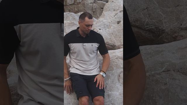 футболка поло черно-бежевый