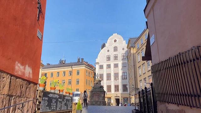 Old Town/Gamla Stan Stockholm 2021: Friday afternoon walk, medieval buildings. смотреть онлайн