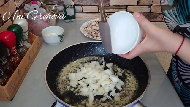 Простое блюдо, крошка-картошка с грибами. Как приготовить дома. смотреть онлайн