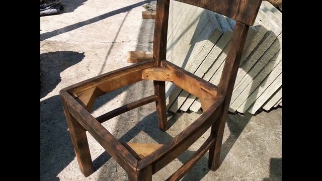 Старый стул