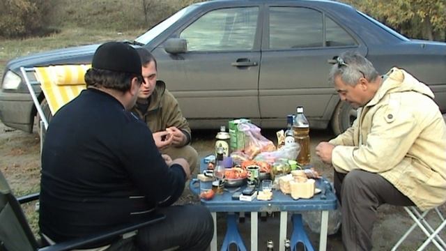 Рыбалка на реке Омь . Варим раков . смотреть онлайн