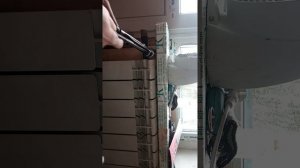 Как разобрать цекцию без специального ключа, в биометалического радиатора. С помощью зубила.