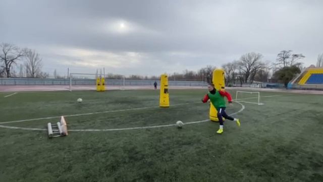 ЖМФК "Ростов"(U-19). Индивидуальные тренировки футболистов - 3. Часть 3. смотреть онлайн
